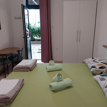 Sobe Kraft 2 Lägenhet Živogošće Exteriör bild