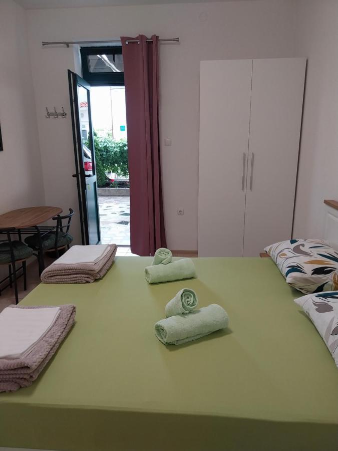 Sobe Kraft 2 Lägenhet Živogošće Exteriör bild