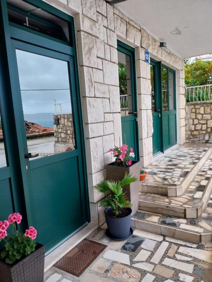 Sobe Kraft 2 Lägenhet Živogošće Exteriör bild